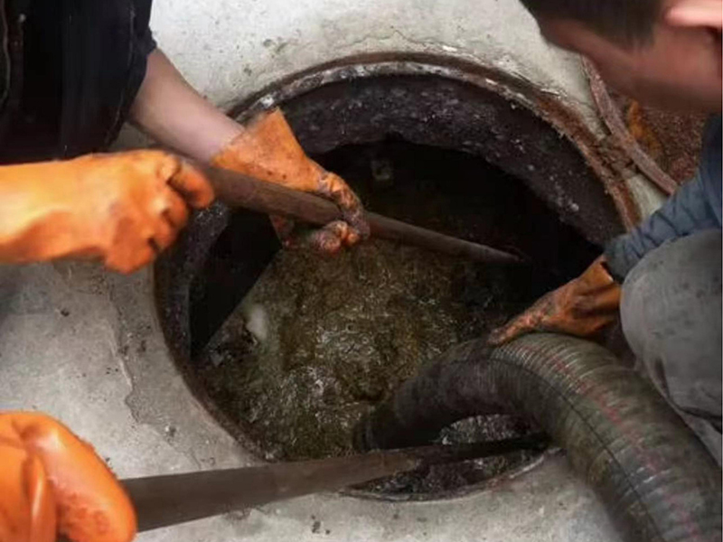 兰溪清理化粪池时如何避免沼气的危害?